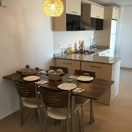 Babylon Beach Daire Side